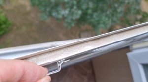 Москитная внутрирамная сетка не плотно прилегает, как исправить?