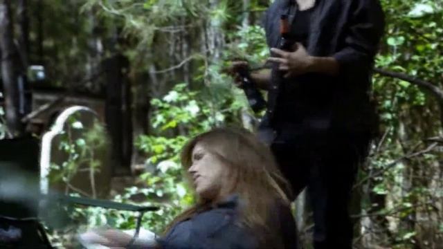 S01E05 Ссора Джереми и Викки смотреть онлайн