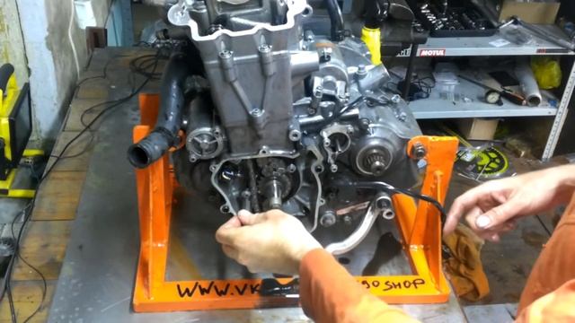Сборка двигателя KTM 690 смотреть онлайн