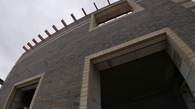 Фасад серый кирпич СИТИБРИК Fashion Brick ЛИТОС #кирпичfashionbrick #cерыйфасад #кирпичситибриклито смотреть онлайн