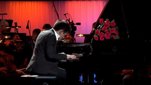 George Harliono plays Scriabin Etude in D Sharp Minor (Live 2019) смотреть онлайн