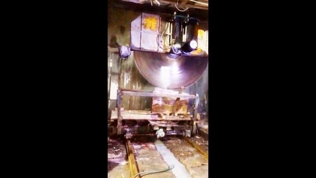 малиновый кварцит На карьере смотреть онлайн