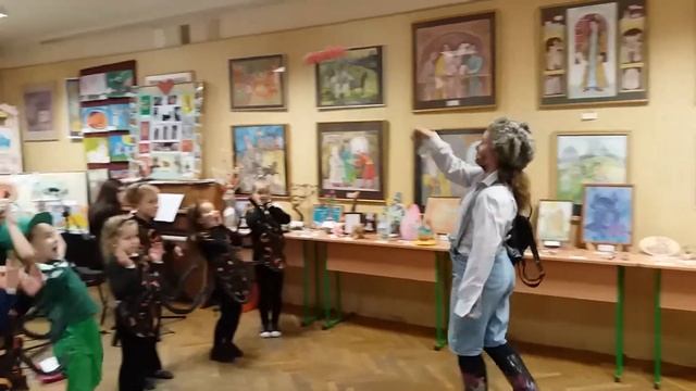 Международный день домашних животных. 4 неразлучных таракана и сверчек. смотреть онлайн