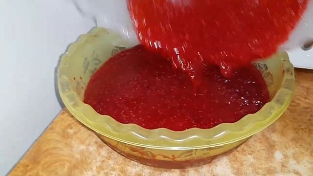 Живём в СЕЛЕ!Я сегодня на малине!Заморозила!Готовлю сырный суп!