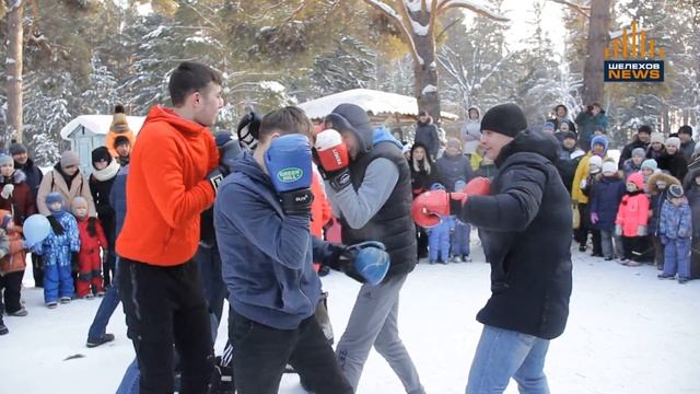 В БОЛОТНОМ ЦАРСТВЕ СОЖГЛИ СЕМЬ ЧУЧЕЛ МАСЛЕНИЦЫ смотреть онлайн