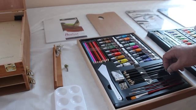 Royal and Langnickel 150 peice all media art set Demo смотреть онлайн