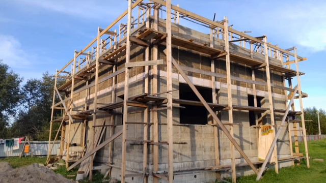 Дом из опилкобетона своими руками за 1 минуту 🏠 смотреть онлайн