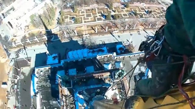 Покорение шпиля на ВВЦ (ВДНХ) с высоты птичьего полета смотреть онлайн