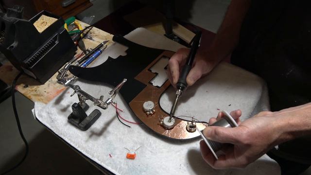 Building A Precision Bass Part 18 Initial Assembly And Wiring The Guitar смотреть онлайн