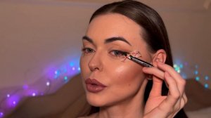 Идеальные РАСТУШЕВАННЫЕ СТРЕЛКИ для нависшего века | пошаговый ТУТОРИАЛ