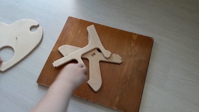 Винный столик из фанеры в форме сердца. Показываю весь процесс изготовления (можно скачать чертежи) смотреть онлайн