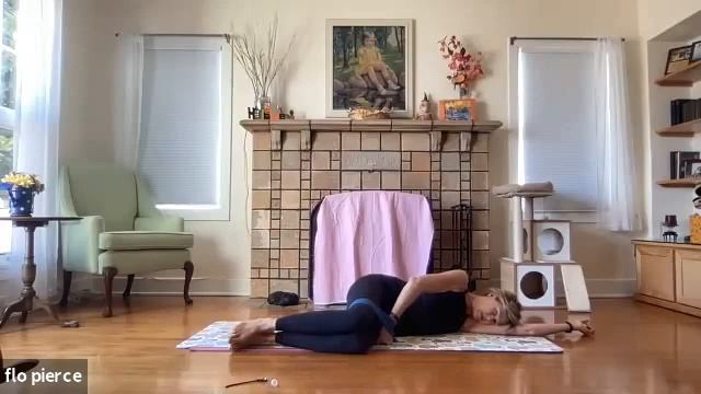 SML Pilates with Nutmeg, flo, and a Band смотреть онлайн