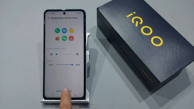 How to change icon style and size in iqoo z5,z7 | iqoo z5 me icon style and size kaise change kare смотреть онлайн