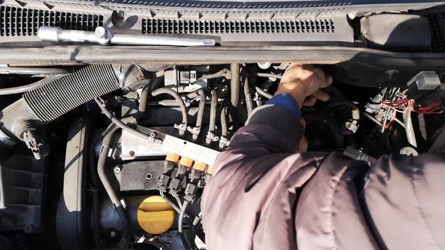 Opel Meriva 2004 - EGR Valve removal for cleaning (Error P0400 - Exhaust Gas Recirculation Flow) смотреть онлайн