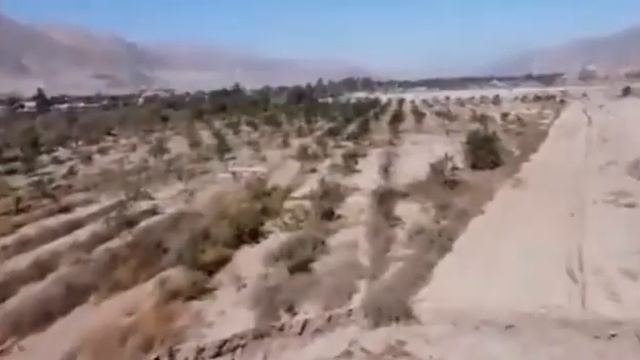 В Чили открылся портал в преисподнюю. Идеально круглая дыра диаметром 25 метров и глубиной 200м 😱 смотреть онлайн