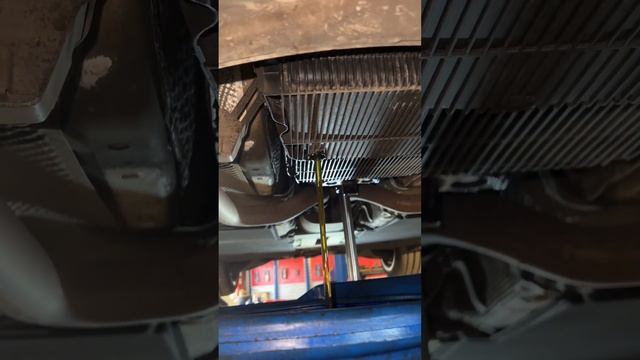 Замена масла в роботе Porsche Panamera ZF 7dt-75 PDK смотреть онлайн