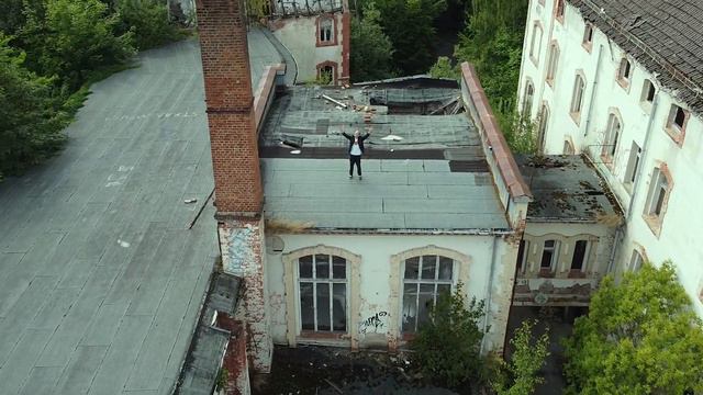 Gerrit Jakobi - Broken смотреть онлайн