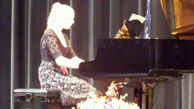 Alex's first piano recital solo смотреть онлайн