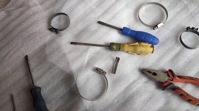 замена хомутов на патрубке карбюратора Баджадж Боксер 125 смотреть онлайн