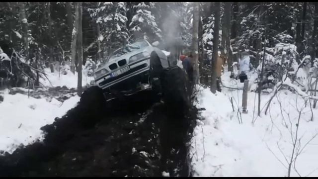 Winter Off-road Patrol Y61, Pajero, BMW Monster truck, GAZ-66 PART 3/ ВЫТАСКИВАЕМ ЗАМЁРЗШИЕ ДЖИПЫ смотреть онлайн