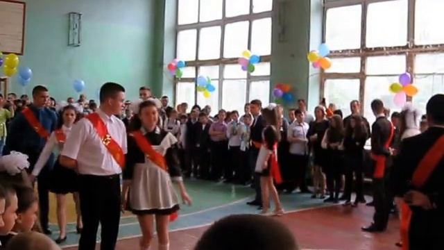 Последний вальс в школе №109, Кривой Рог от 29.05.15г смотреть онлайн