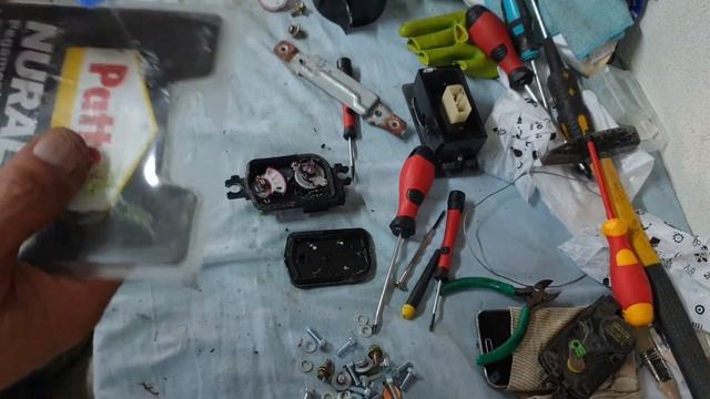 REPARACION CIERRE CENTRALIZADO LOCO MITSUBISHI PAJERO MONTERO SHOGUN. V20 смотреть онлайн