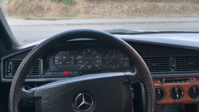 Mercedes 190D - Morning Start [OM601]