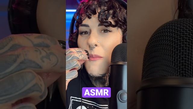 ASMR Split-tongue w/ Berries #asmreating #eatingsounds #foodsounds #asmrfood #asmreatingsounds #asm смотреть онлайн
