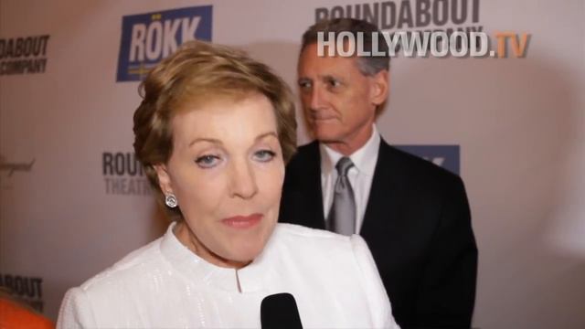 Rob Marshall, Alec Baldwin, Julie Andrews at The Roundabout Theatre Company смотреть онлайн