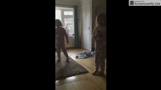 The Duo React to only the Freshest Vlogs on the fish market смотреть онлайн