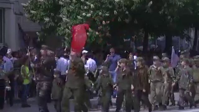 Парад в честь Дня Победы в Шахтах смотреть онлайн