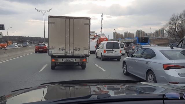 ПОЛ ЖИЗНИ В ПРОБКАХ/ КАК Я В МОСКВУ ЕЗДИЛ/ смотреть онлайн