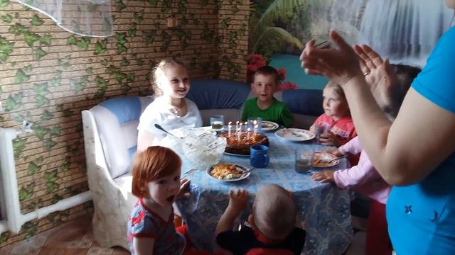 День рождение Ксюши, 9 лет смотреть онлайн