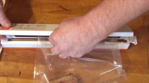 Гладкие пакеты в обычном вакууматоре. Рифлёные больше не использую.