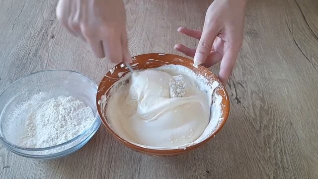 САВОЯРДИ - Печенье для Тирамису / Tiramisu Peçenyesi / Ladyfingers recipe. ENG SUB смотреть онлайн