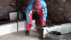 Кладка газоблока    Перегородка  Выводим первый ряд