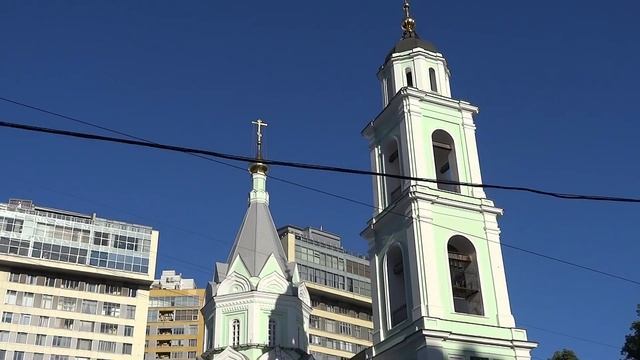 Москва. Церковь Троицы Живоначальной на Шаболовке. Июль 2022 года. смотреть онлайн