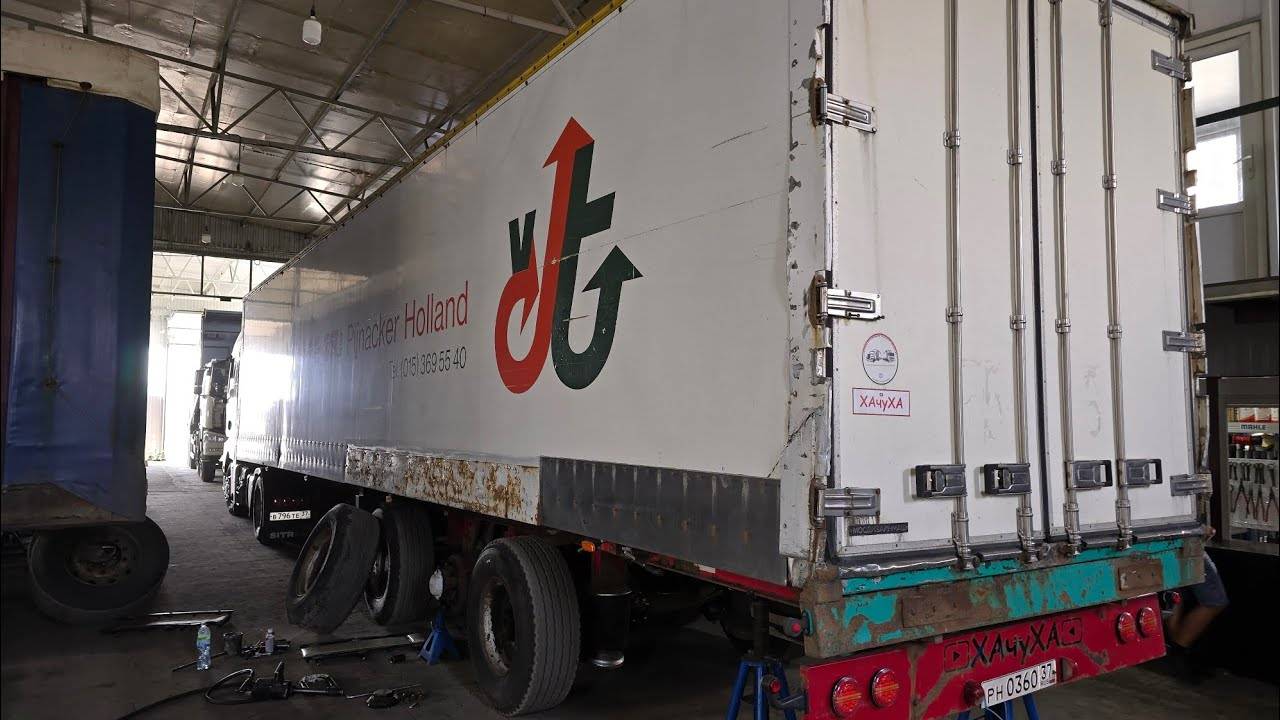 Арбуз полосатый груз!)Взбодрили прицеп и я бодр от таких загрузок) смотреть онлайн