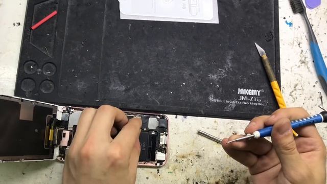 Изи ремонт! iPhone 6s не заряжается, учу вас клеить защитные стекла? смотреть онлайн