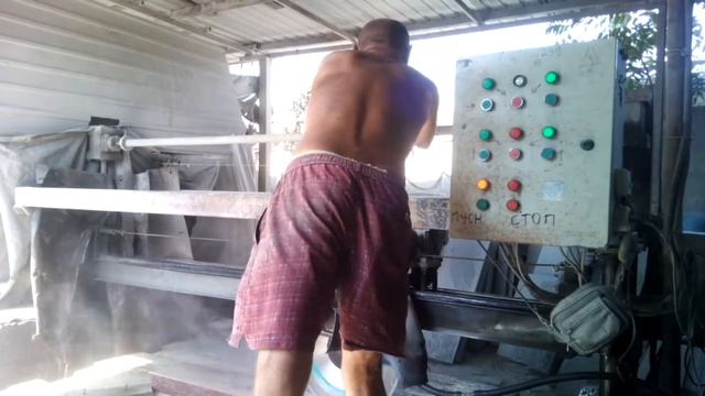 Резка красного гранита. смотреть онлайн