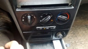 киа спектра работает печка при нажатии на регулятор скорости