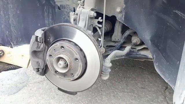 Renault Laguna Grandtour III 1 5 dCi, Рено лагуна. Звенит подвеска. Лопнула пружина. смотреть онлайн