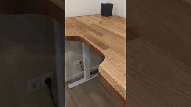 Умный стол Skyscraper смотреть онлайн