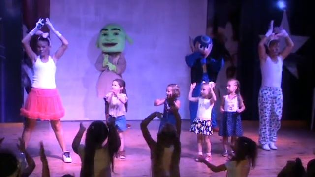 Дарина в Египте танцует на Мини Диско, Mini Disco смотреть онлайн
