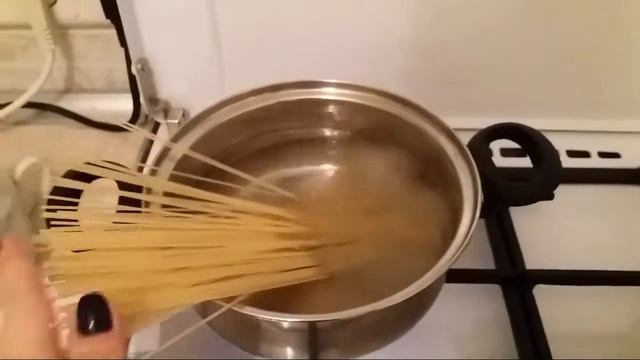 Спагетти с томатным соусом смотреть онлайн