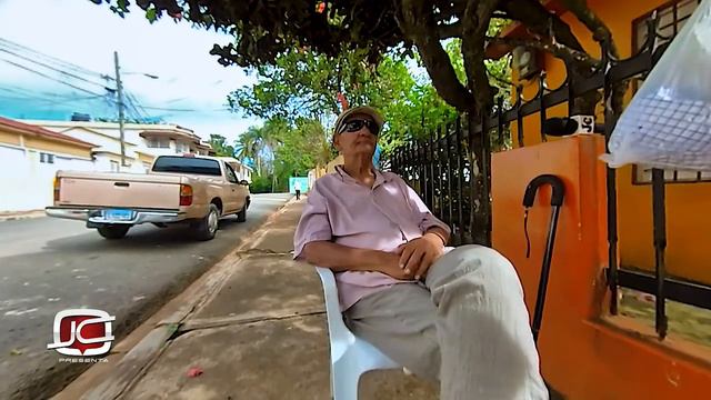 Ramón (El Barbero) Habla a sus 93 años, le dedico 54 a la barbería. смотреть онлайн