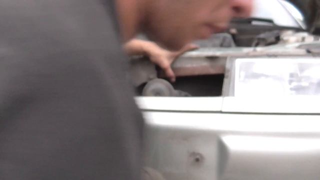 как открыть капот ВАЗ ,Ульяновск кражи аккумулятора ,способ защиты от кражи))) смотреть онлайн