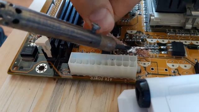 Как выпаять микросхему паяльником смотреть онлайн