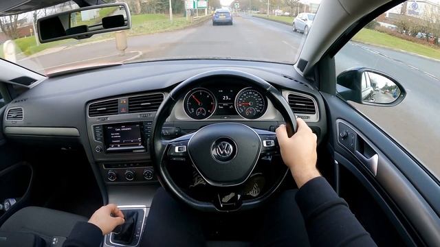 VOLKSWAGEN GOLF 1.6 TDI DSG - POV TEST DRIVE (UK) смотреть онлайн