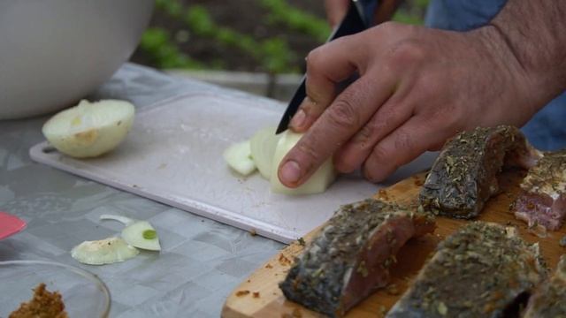 Сазан и форель НА УГЛЯХ. ШАШЛЫК из РЫБЫ смотреть онлайн